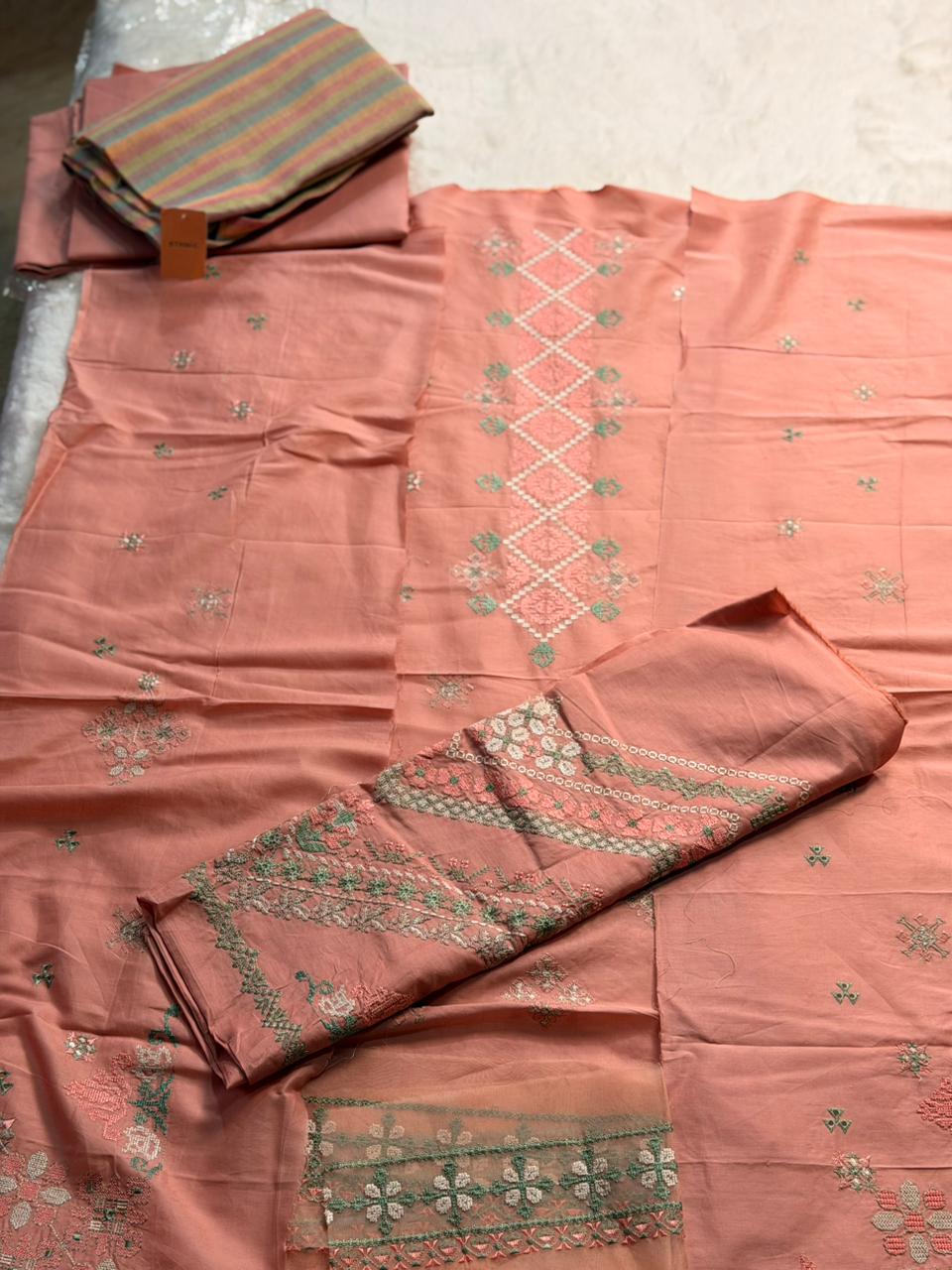 Ethnic Printed Lawn 3PC Suit – Soft & Stylish